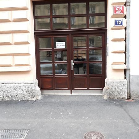 Apartment Za Poricskou Branou Πράγα Εξωτερικό φωτογραφία